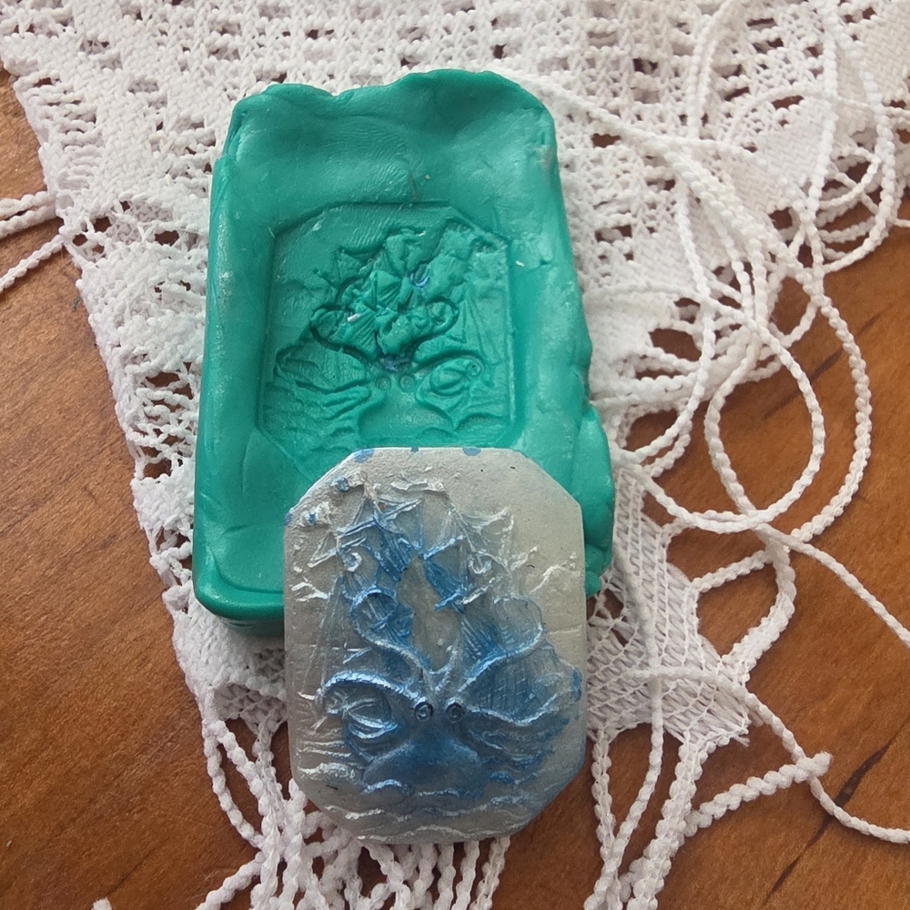 Octopus Octogon Cameo Mold, Jewelry Making For Resin / Polymer Clay